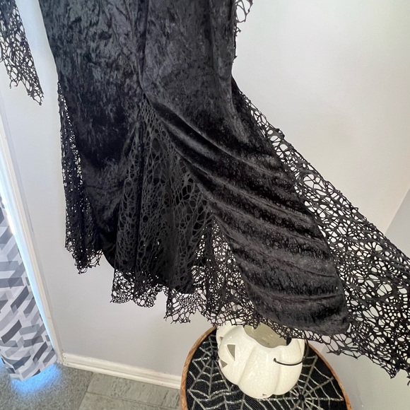 Halloween black widow woman’s costume - Picture 8 of 13